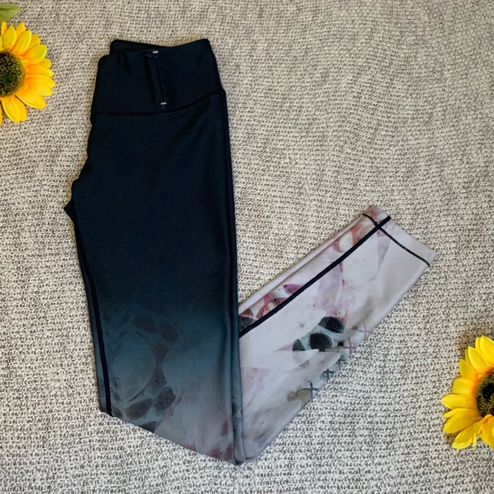 Calia by Carrie Underwood Radial Kaleidoscope Floral Leggings 🌸